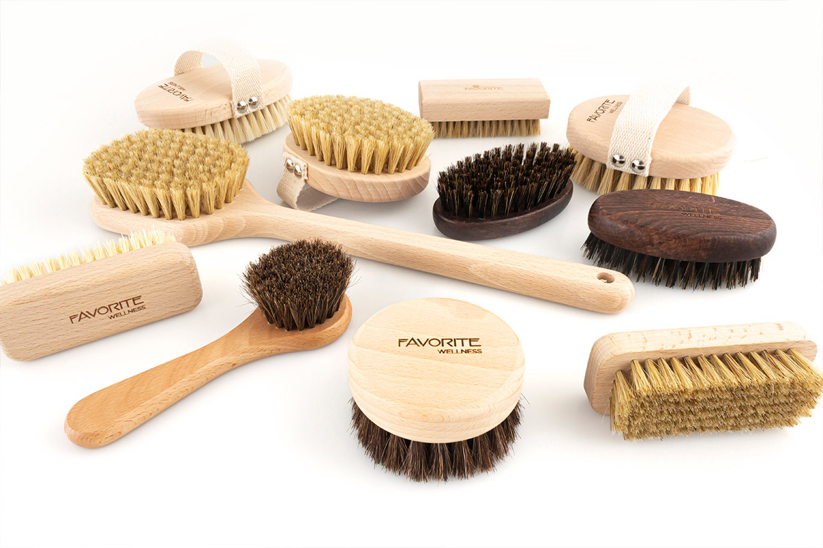 
                           Cosmetic brushes
            